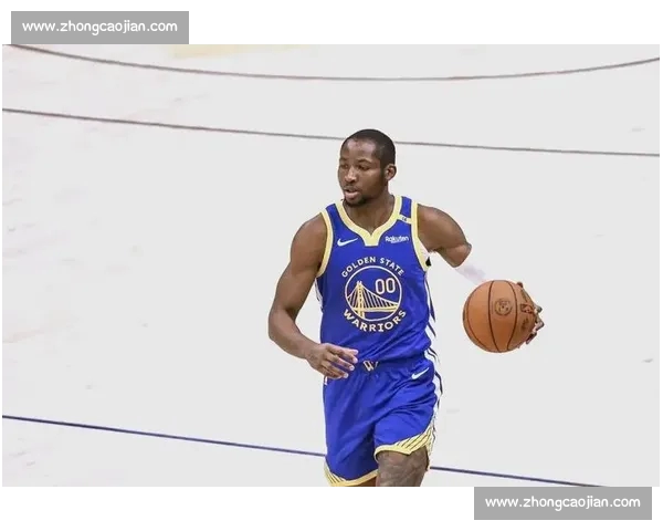 今日篮球赛况分析：明星球员表现亮眼，季后赛格局逐步明朗